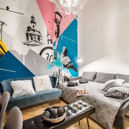Bpr Colorlib Art Apartment Budapest Exteriör bild