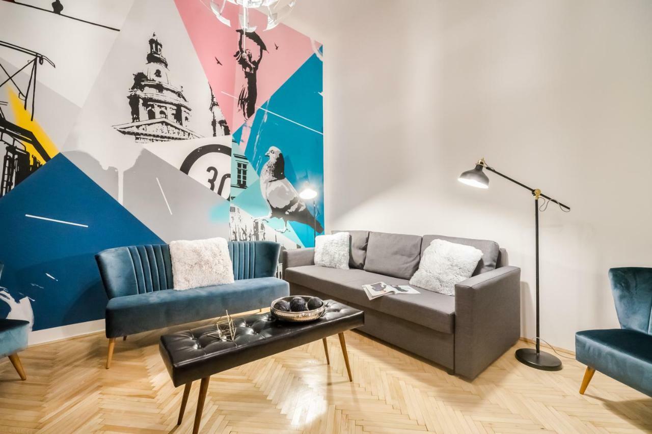 Bpr Colorlib Art Apartment Budapest Exteriör bild