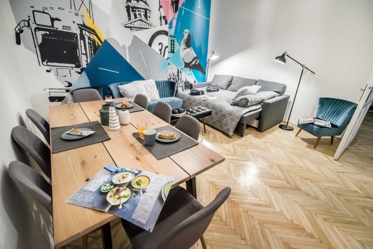 Bpr Colorlib Art Apartment Budapest Exteriör bild