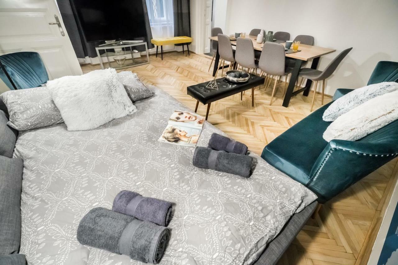 Bpr Colorlib Art Apartment Budapest Exteriör bild