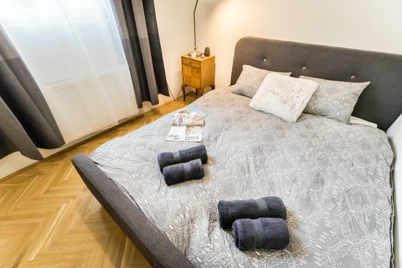 Bpr Colorlib Art Apartment Budapest Exteriör bild